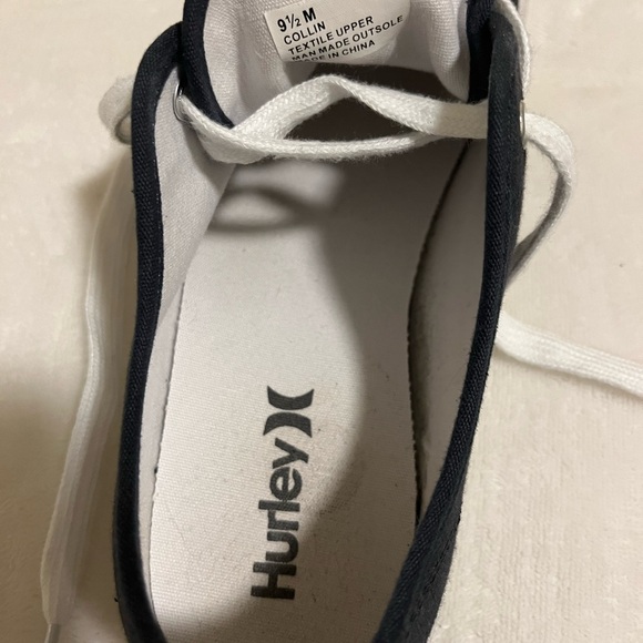 Hurley navy canvas shoes. Great looking shoe. - Picture 4 of 4